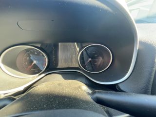 2020 Jeep Compass Latitude - Interior Instrument Cluster / Odometer Image